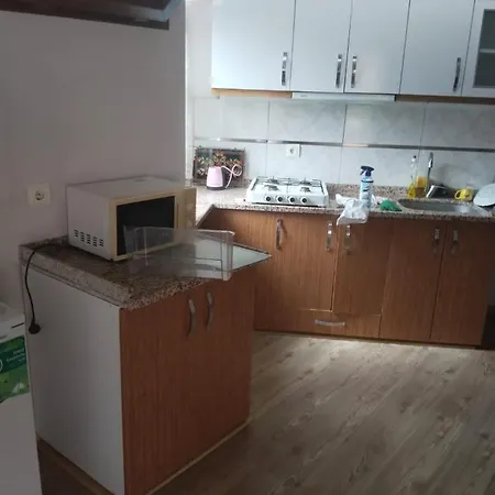 Rainfort Nar Guemuescay