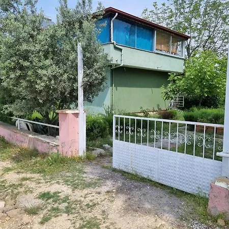 Rainfort Nar Guemuescay * Denizli (Denizli)